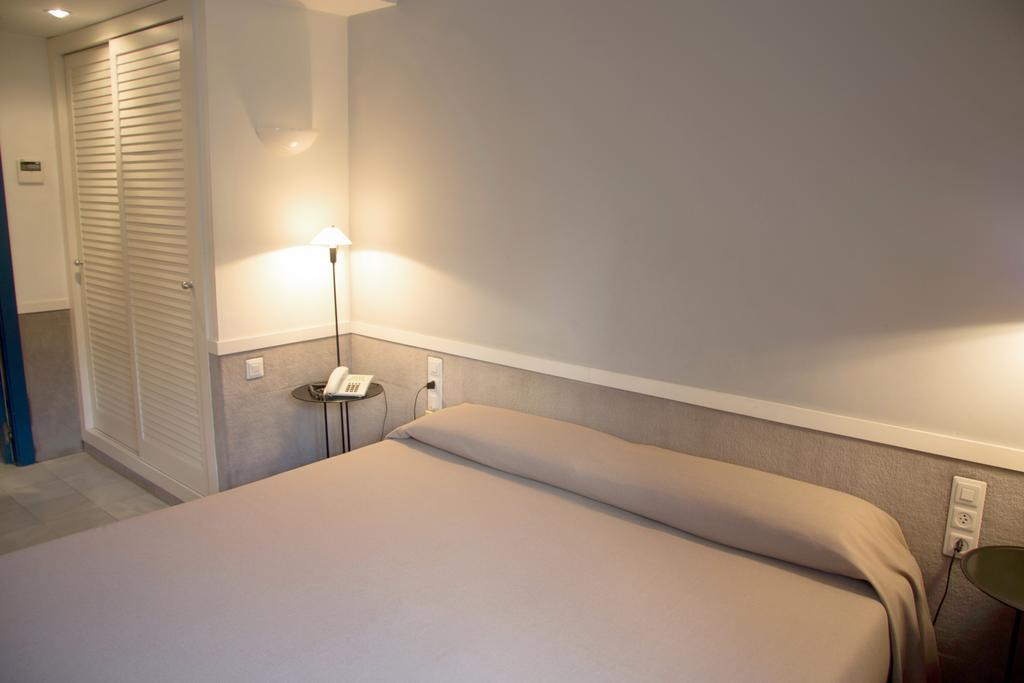 Apartamentos Descartes Barselona Dış mekan fotoğraf