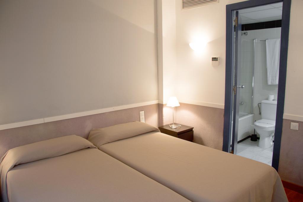 Apartamentos Descartes Barselona Dış mekan fotoğraf