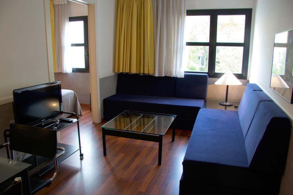 Apartamentos Descartes Barselona Dış mekan fotoğraf
