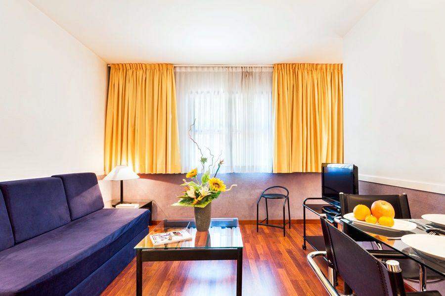 Apartamentos Descartes Barselona Dış mekan fotoğraf